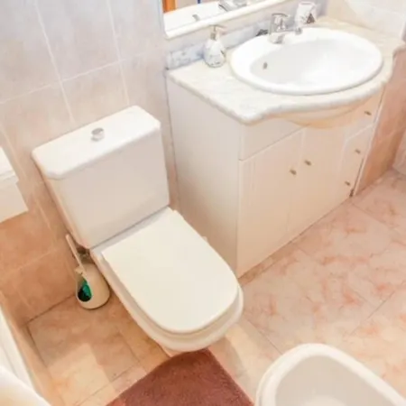 Equiped Fenals Beach Apartment