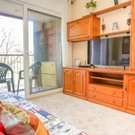 Equiped Fenals Beach Apartment